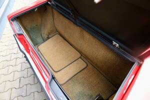 Image 17/25 of Ferrari Dino 308 GT4 (1975)