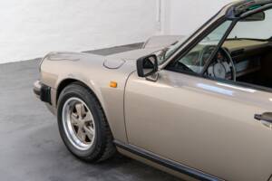 Image 35/36 of Porsche 911 Carrera 3.2 (1984)
