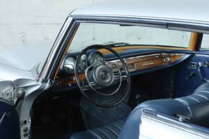 Afbeelding 18/50 van Mercedes-Benz 280 SE (1968)