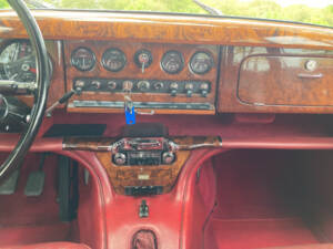Imagen 35/44 de Jaguar S-Type 3.8 (1966)