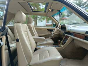Bild 8/47 von Mercedes-Benz 560 SEC (1987)