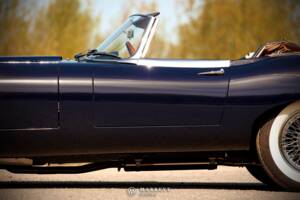 Image 31/80 de Jaguar Type E 4.2 (1966)