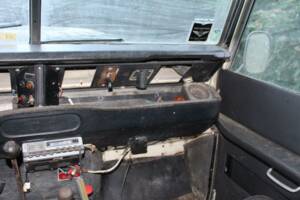 Image 21/33 of Land Rover 88 (1984)