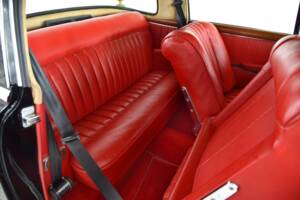 Bild 28/38 von Mercedes-Benz 220 SE (1960)