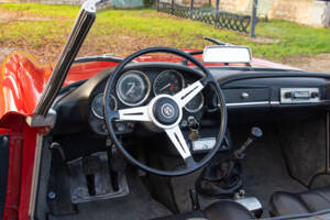 Image 6/33 de Alfa Romeo 2600 Spider (1964)