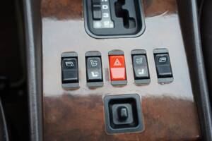 Image 14/17 of Mercedes-Benz 420 SL (1986)