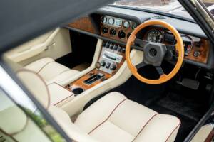 Image 28/50 of Jensen Interceptor MK III (1975)