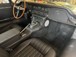 Bild 26/29 von Jaguar E-Type 4.2 (1967)