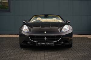 Imagen 7/50 de Ferrari California (2011)