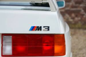 Image 13/50 of BMW M3 (1990)