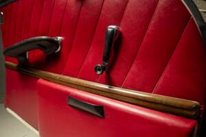 Bild 19/32 von Mercedes-Benz 220 SE b (1965)