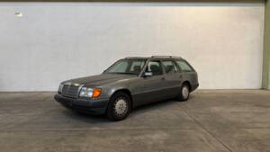 Bild 22/81 von Mercedes-Benz 250 TD (1992)