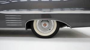 Image 2/15 of Cadillac 62 Coupe DeVille (1958)