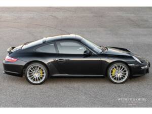Bild 2/28 von Porsche 911 Carrera 4S (2004)