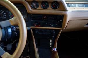 Image 25/56 of BMW 323i (1980)