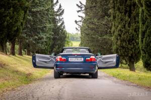 Image 16/56 of BMW 323Ci (2000)