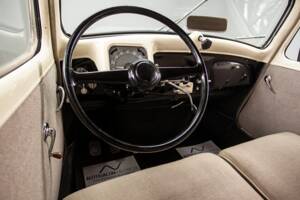 Immagine 17/35 di Citroën Traction Avant 11 légère (1955)