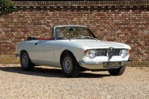 Image 15/50 of Alfa Romeo Giulia 1600 GTC (1966)