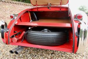 Image 29/50 of Jaguar XK 120 SE OTS (1954)