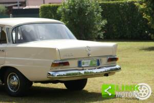 Bild 8/10 von Daimler 2.5 Litre V8 (1967)
