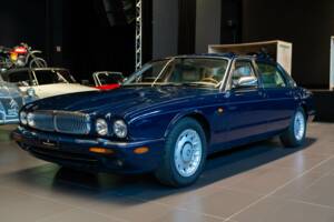 Bild 11/50 von Daimler Super V8 (1997)