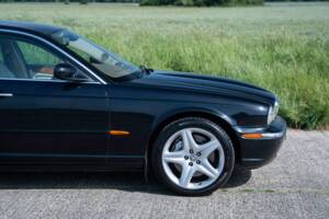 Obraz 31/50 pojazdu Jaguar XJR Super V8 (2004)