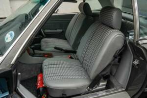 Image 18/50 of Mercedes-Benz 280 SL (1985)