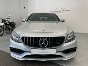 Obraz 3/36 pojazdu Mercedes-Benz C 63 AMG T (2020)