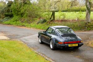 Image 14/50 of Porsche 911 Carrera 3.2 (1985)
