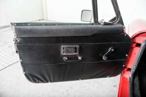 Image 33/50 of MG MGB GT (1967)