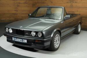 Image 3/19 of BMW 320i (1989)