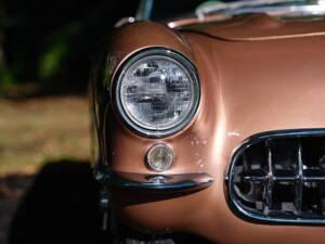 Image 17/36 of Chevrolet Corvette (1956)