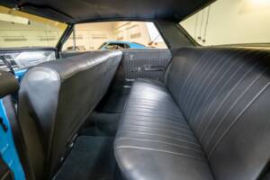 Image 13/22 of Buick Wildcat Sport Coupe (1964)