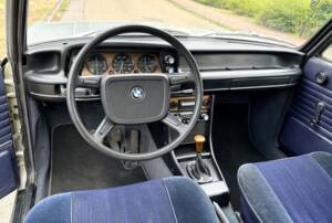 Image 7/22 of BMW 2002 (1975)