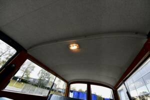 Image 43/50 of Morris Minor 1000 Traveller (1969)