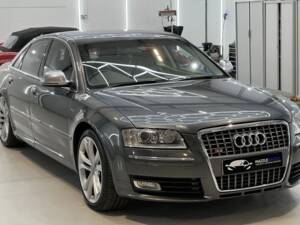 Bild 16/24 von Audi S8 V10 (2009)