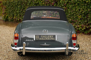 Imagen 13/50 de Mercedes-Benz 220 SE Cabriolet (1960)