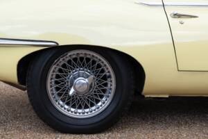 Image 28/40 de Jaguar Type E 4.2 (1966)