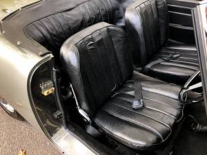 Image 12/50 of Alfa Romeo 2600 Spider (1964)
