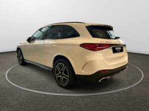 Image 4/10 of Mercedes-Benz GLC 300 4MATIC (2023)