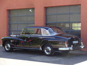 Image 2/20 of Mercedes-Benz 300 d (1960)