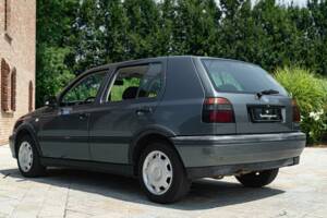 Bild 7/45 von Volkswagen Golf IV 1.6 (1997)