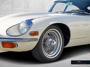 Bild 17/24 von Jaguar E-Type (1970)