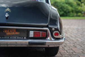 Image 23/56 of Citroën DS 20 Pallas (1971)