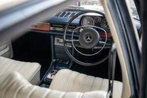 Image 8/50 of Mercedes-Benz 250 (1972)