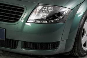 Immagine 17/50 di Audi TT 1.8 T (2001)