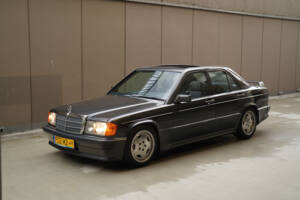 Image 1/83 of Mercedes-Benz 190 E 2.3-16 (1984)