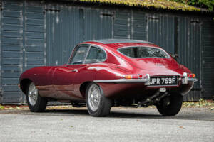 Image 4/40 de Jaguar Type E 4.2 (1967)