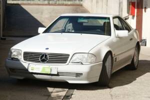 Image 39/50 of Mercedes-Benz 300 SL-24 (1989)