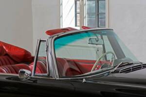 Image 18/34 of Mercedes-Benz 280 SE (1966)